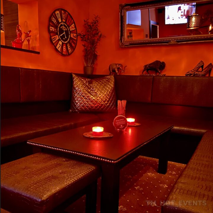 Lounge Sitzbereich mit Kerzen